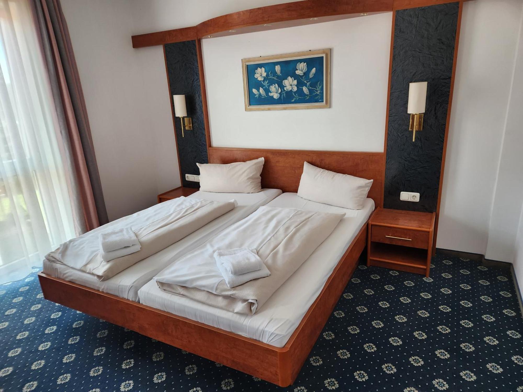 Hotel Hoyers In Pinneberg Prisdorf Esterno foto